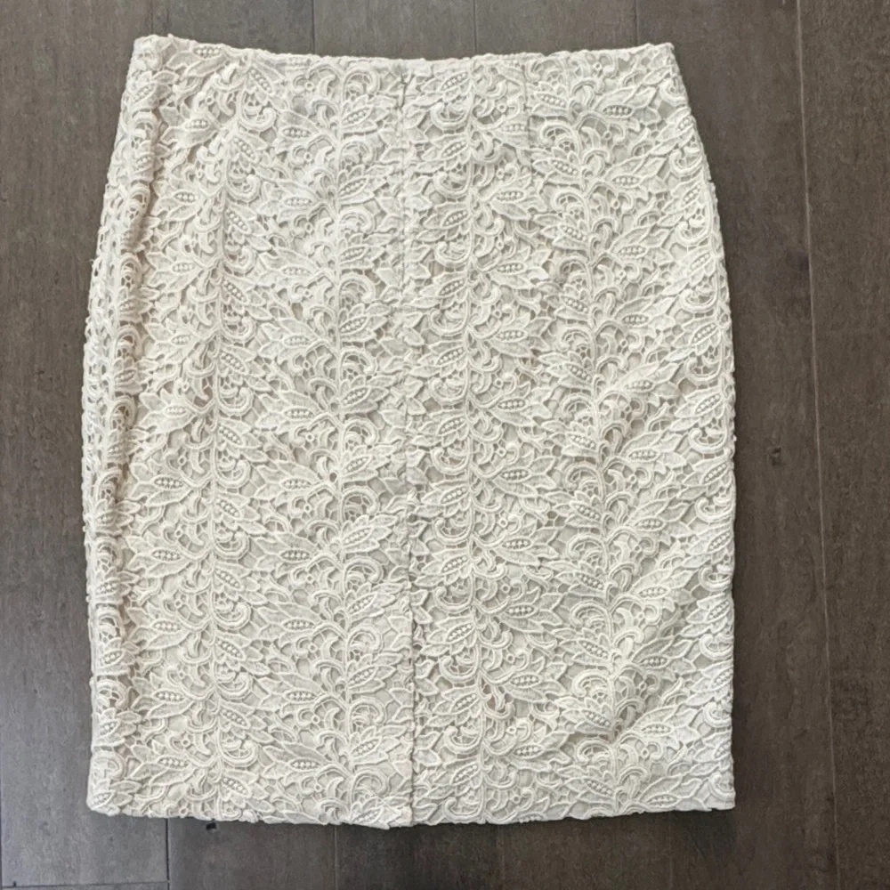 NWT Talbots Cream Lace Pencil Skirt - Picture 5 of 6
